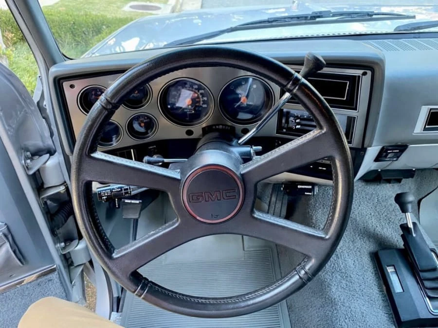 1990 GMC Jimmy - Image 18 of 30