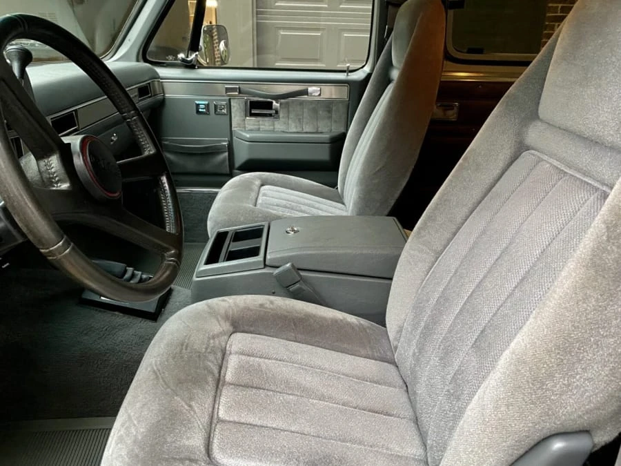 1990 GMC Jimmy - Image 14 of 30