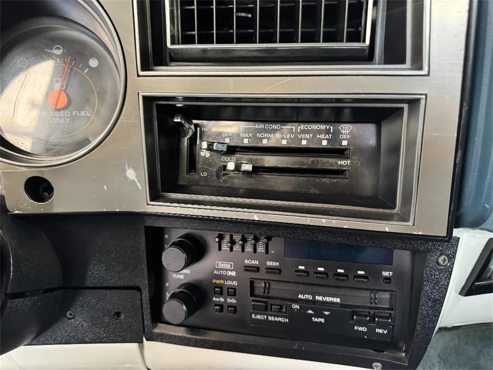1990 GMC Jimmy 2nd Gen - Image 19 of 31