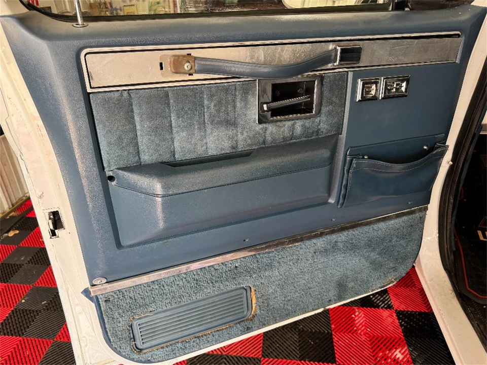 1990 GMC Jimmy 2nd Gen - Image 21 of 31