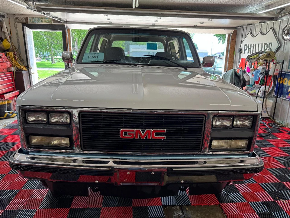 1990 GMC Jimmy 2nd Gen - Image 3 of 31