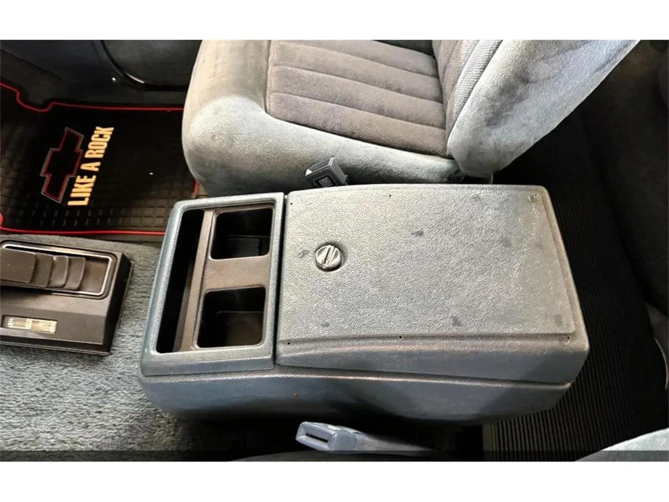 1990 GMC Jimmy 2nd Gen - Image 13 of 31