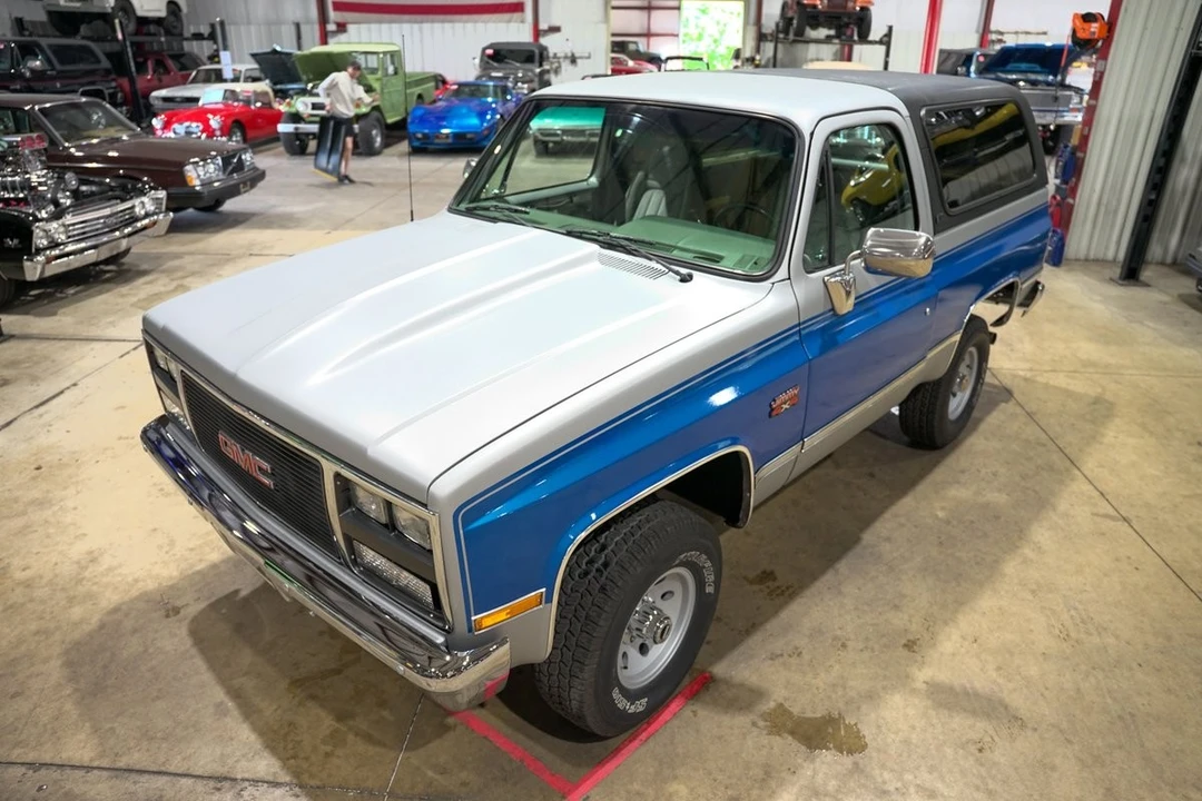 1990 GMC Jimmy 2nd Gen - Image 15 of 21