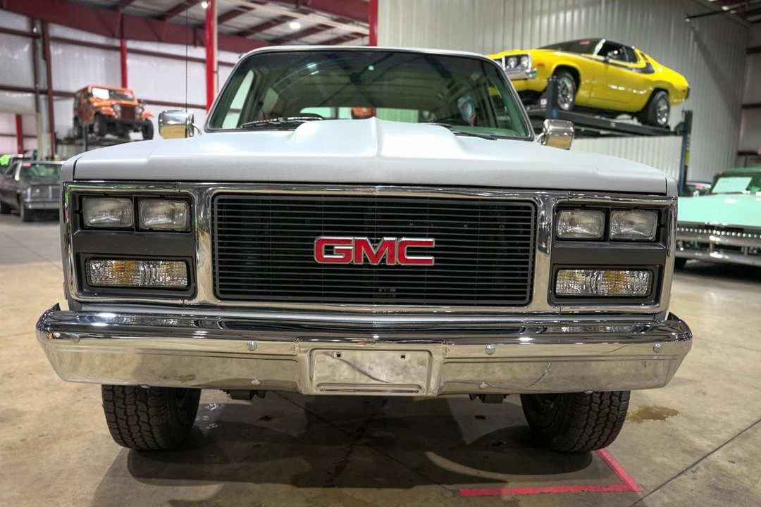 1990 GMC Jimmy 2nd Gen - Image 13 of 21