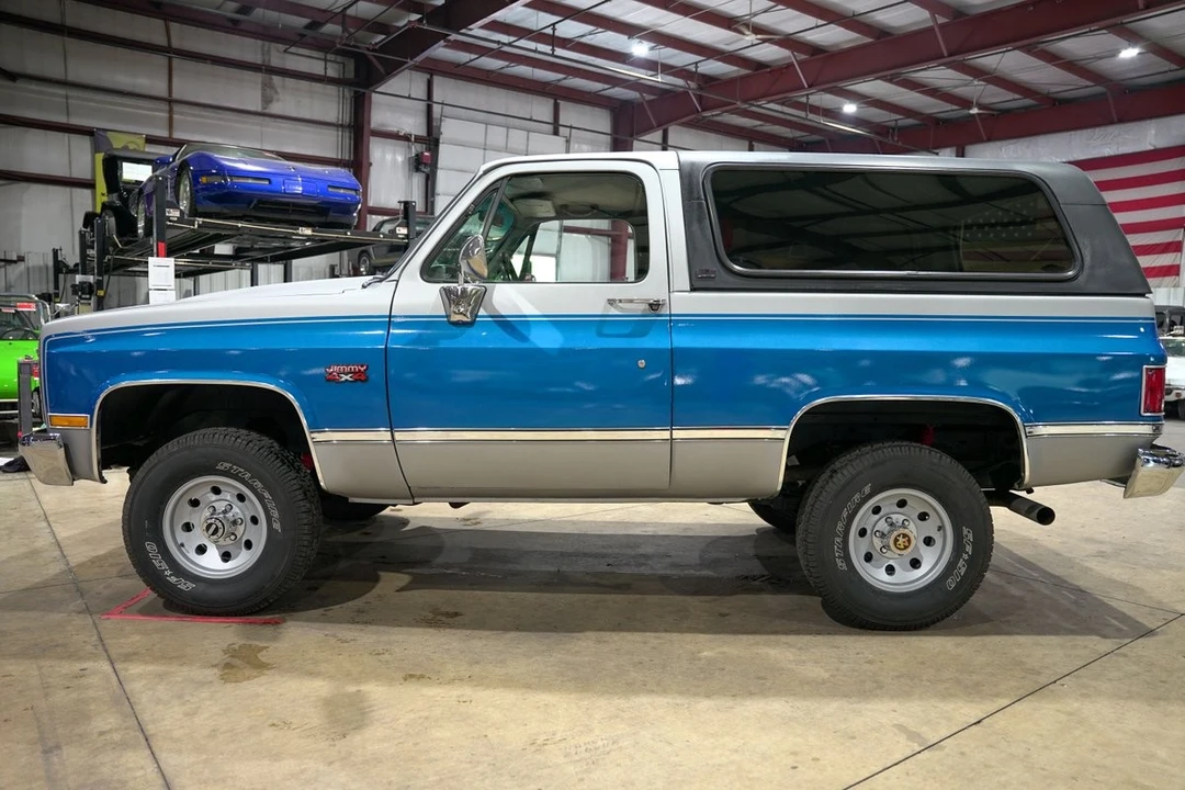 1990 GMC Jimmy 2nd Gen - Image 4 of 21