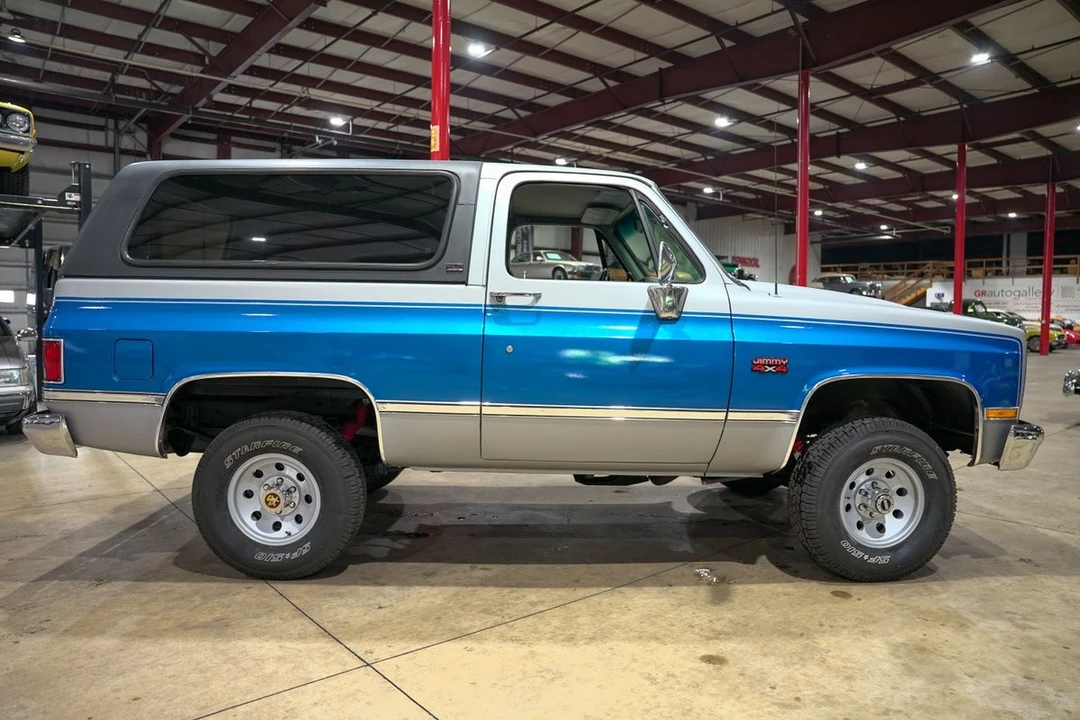1990 GMC Jimmy 2nd Gen - Image 10 of 21