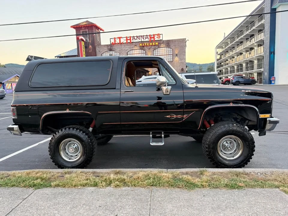 1990 GMC Jimmy 2nd Gen - Image 2 of 7