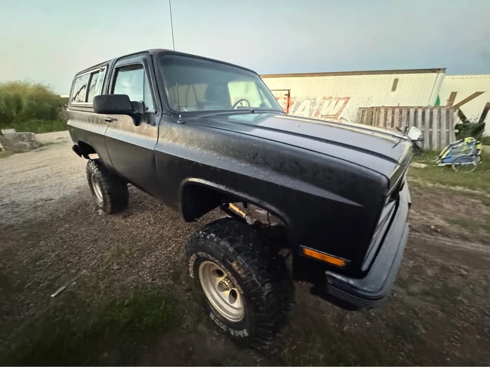 1990 GMC Jimmy 2nd Gen - Image 3 of 8