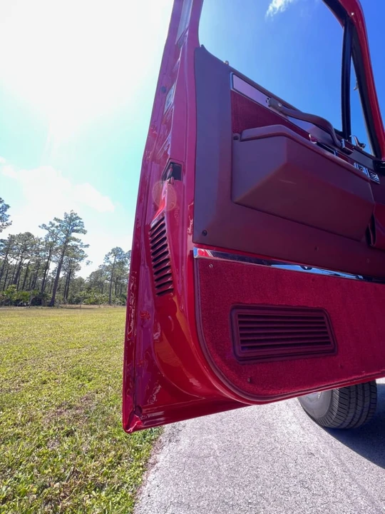 1990 GMC Jimmy 2nd Gen - Image 14 of 25