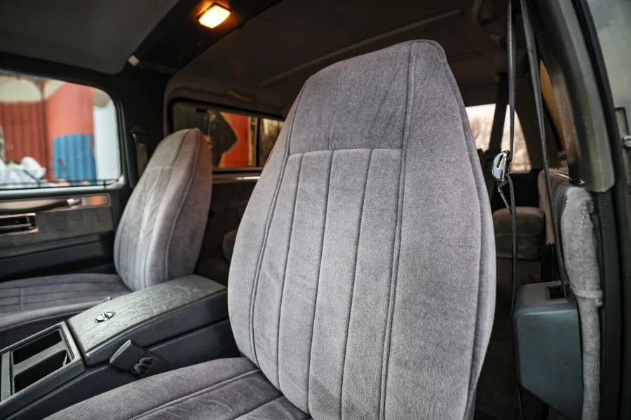 1990 GMC Jimmy 2nd Gen - Image 16 of 31
