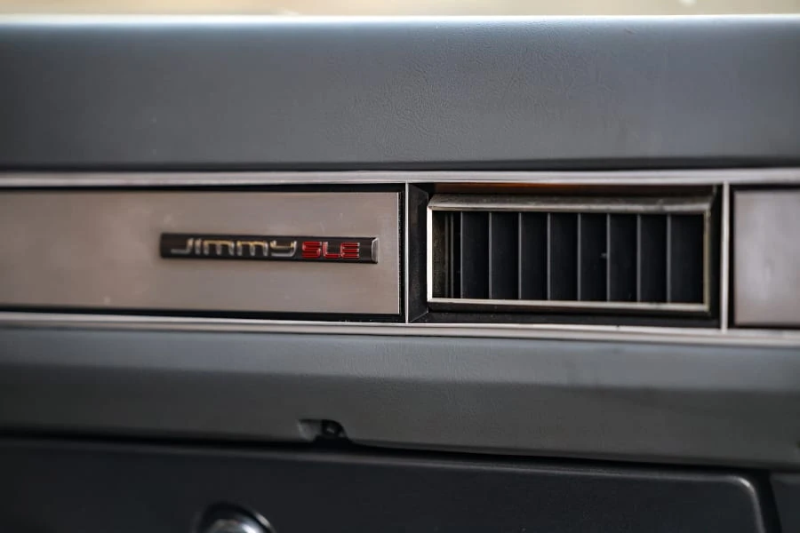 1990 GMC Jimmy 2nd Gen - Image 21 of 31