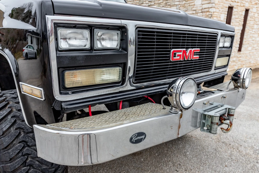 1990 GMC Jimmy 2nd Gen - Image 11 of 31