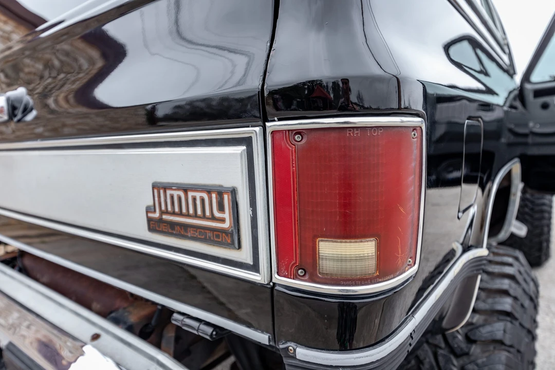1990 GMC Jimmy 2nd Gen - Image 15 of 31