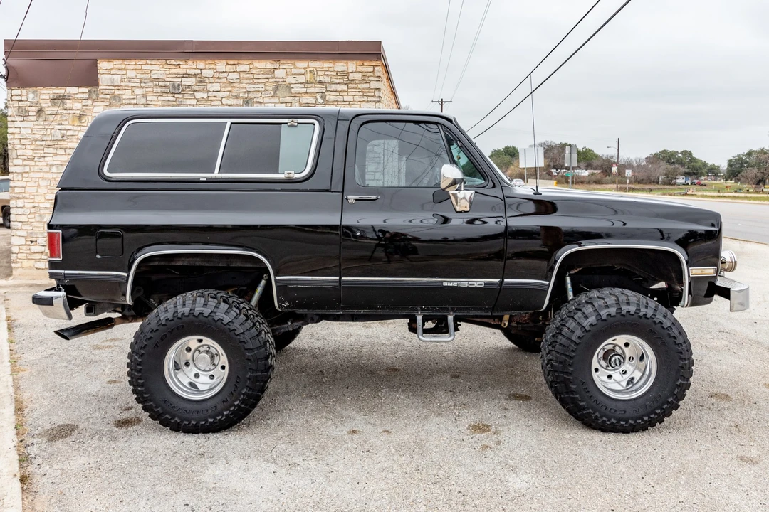 1990 GMC Jimmy 2nd Gen - Image 5 of 31