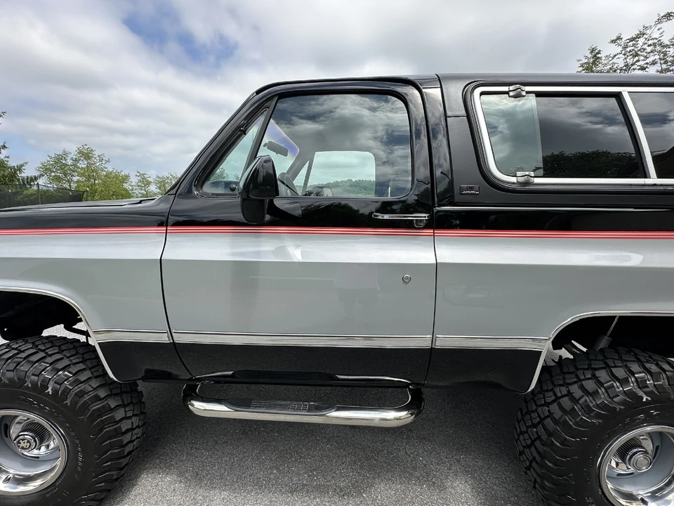 1990 GMC Jimmy 2nd Gen - Image 10 of 31