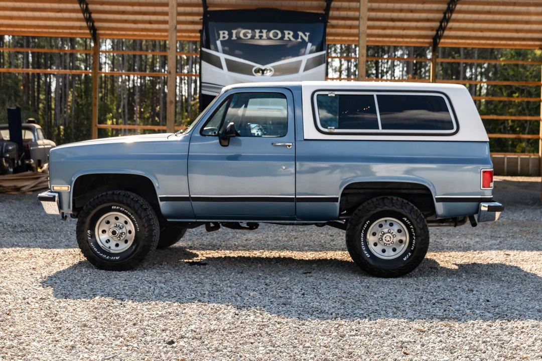 1990 GMC Jimmy 2nd Gen - Image 3 of 31