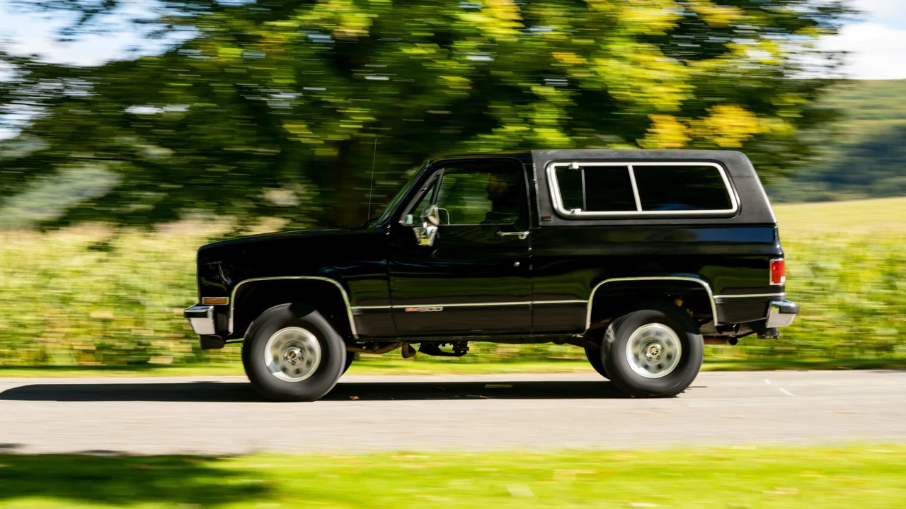 1990 GMC Jimmy 2nd Gen - Image 11 of 31