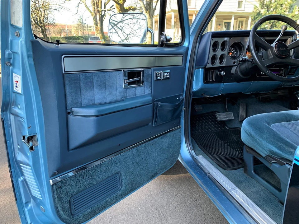 1990 GMC Jimmy 2nd Gen - Image 24 of 31