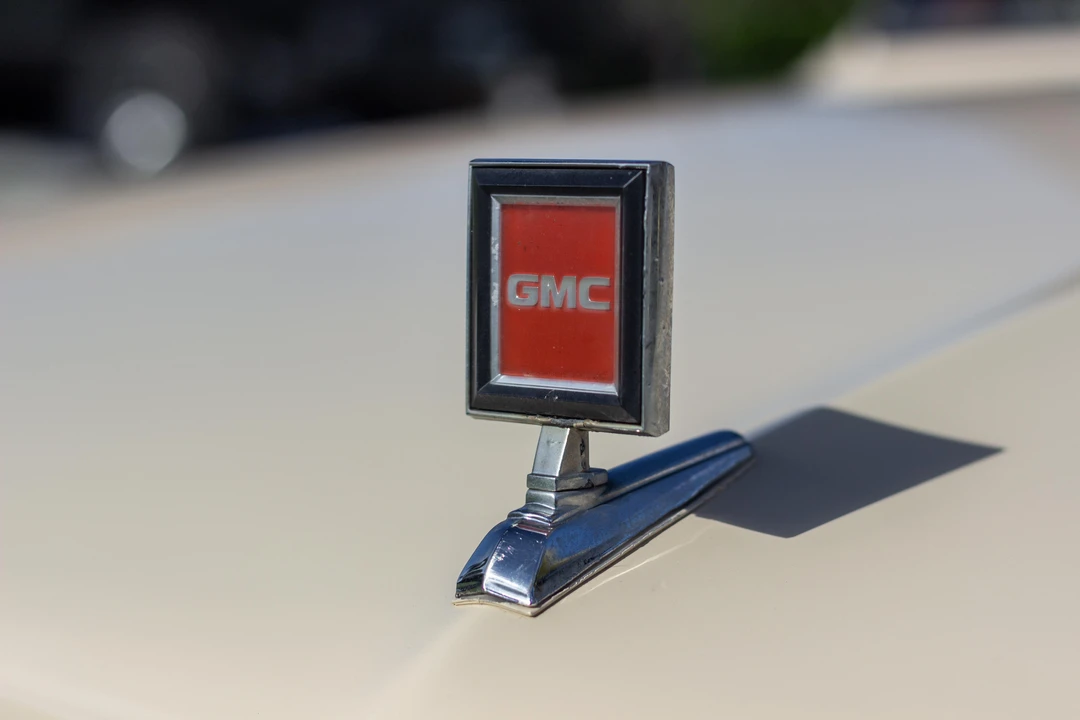 1990 GMC Jimmy 2nd Gen - Image 11 of 31