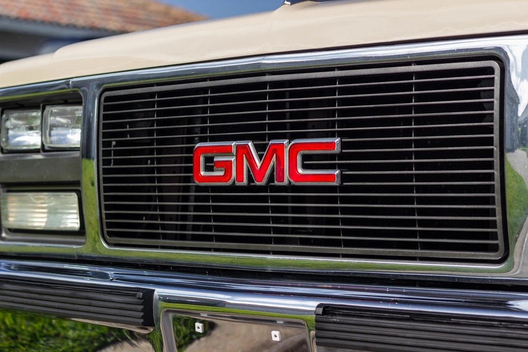 1990 GMC Jimmy 2nd Gen - Image 10 of 31