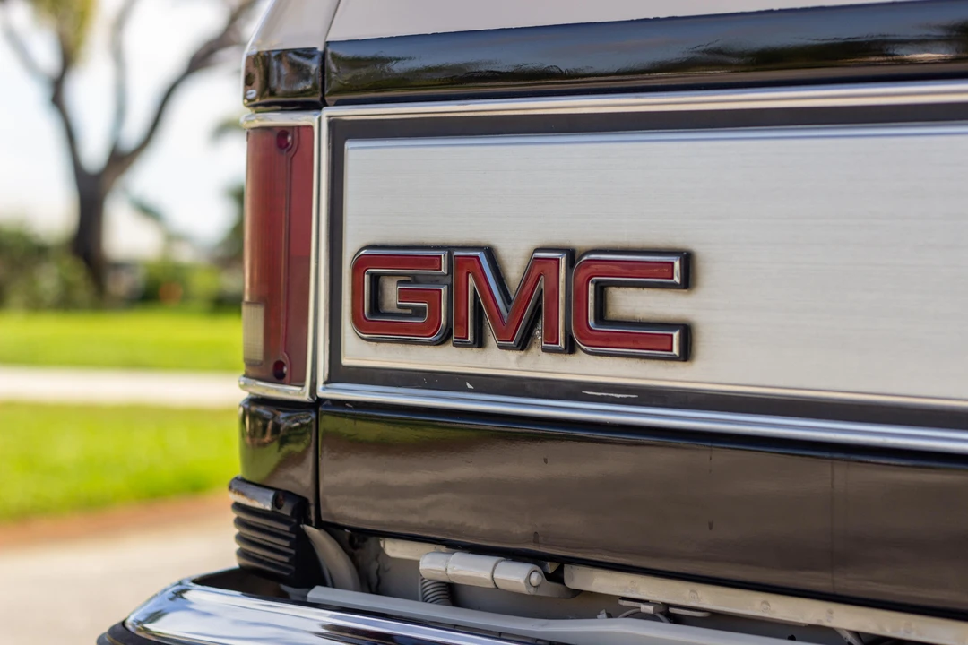 1990 GMC Jimmy 2nd Gen - Image 14 of 31
