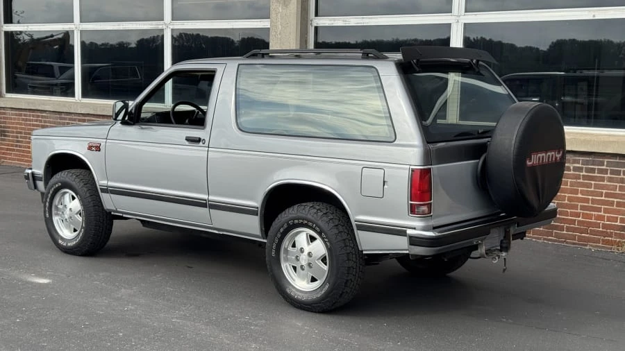 1990 GMC Jimmy 2nd Gen - Image 3 of 14