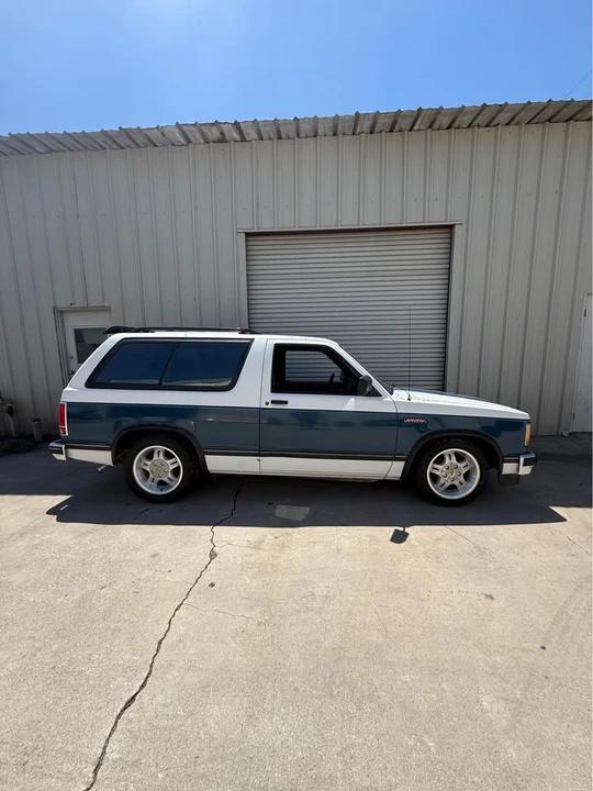 1990 GMC Jimmy 2nd Gen - Image 5 of 11