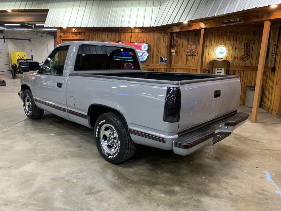 1990 GMC Sierra 1st Gen - Image 9 of 16