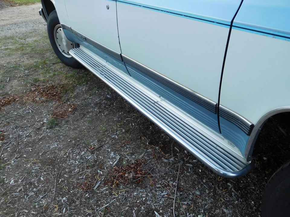 1990 GMC Suburban 7th Gen - Image 22 of 31