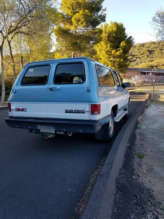 1990 GMC Suburban 7th Gen - Image 10 of 31
