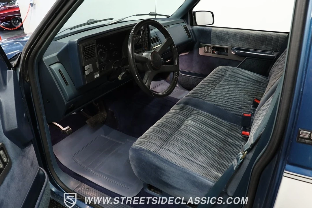 1990 GMC Sierra 1st Gen - Image 5 of 12
