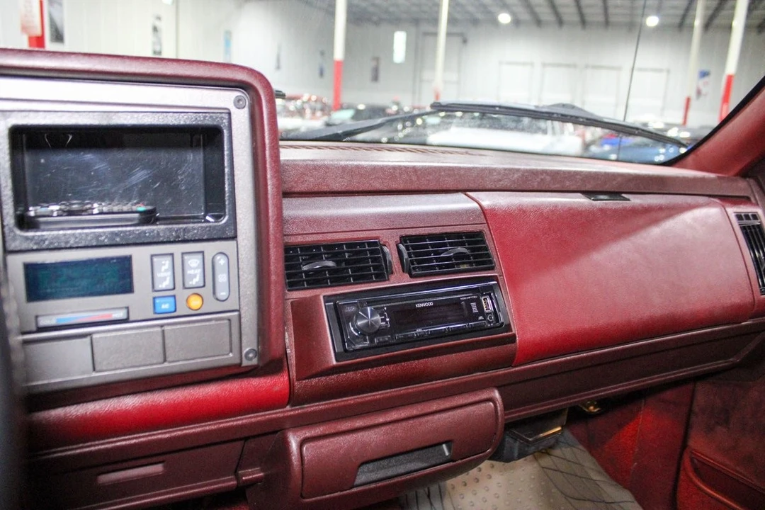 1990 GMC Sierra 1st Gen - Image 14 of 21