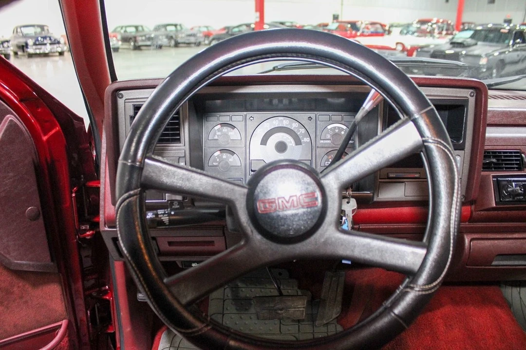1990 GMC Sierra 1st Gen - Image 11 of 12