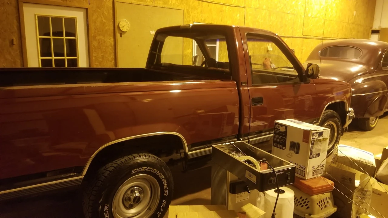 1990 GMC Sierra 1st Gen - Image 6 of 10