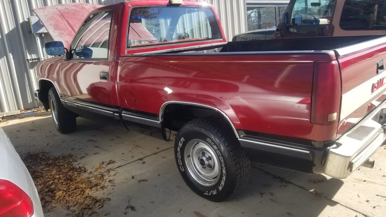 1990 GMC Sierra 1st Gen - Image 10 of 10