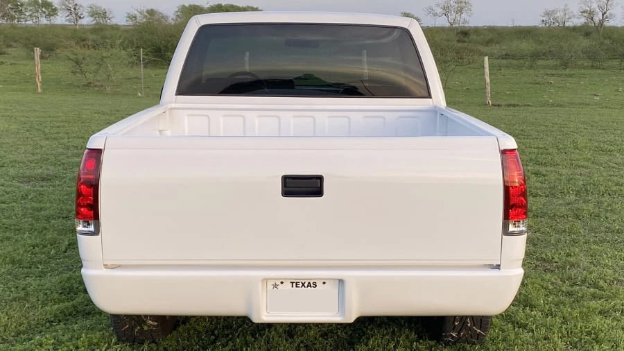 1990 GMC Sierra 1st Gen - Image 3 of 12