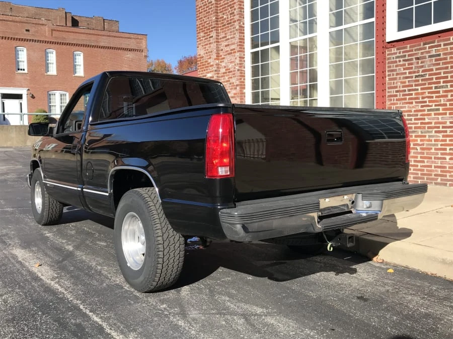 1990 GMC Sierra 1st Gen - Image 3 of 7