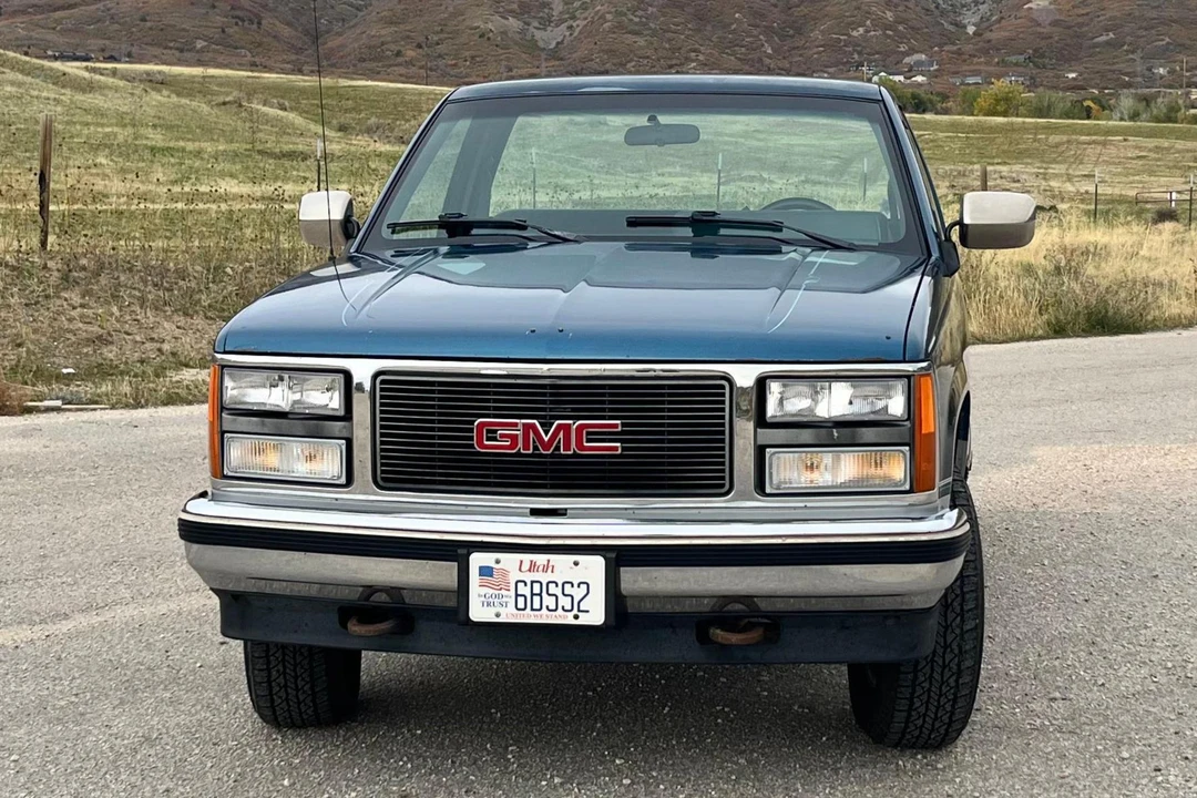 1990 GMC Sierra 1st Gen - Image 2 of 31