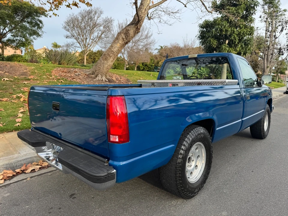 1990 GMC Sierra 1st Gen - Image 2 of 21