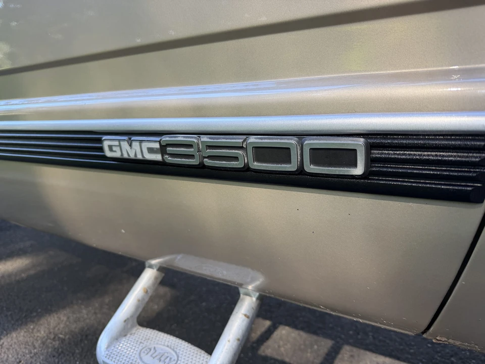 1990 GMC Sierra 1st Gen - Image 29 of 31
