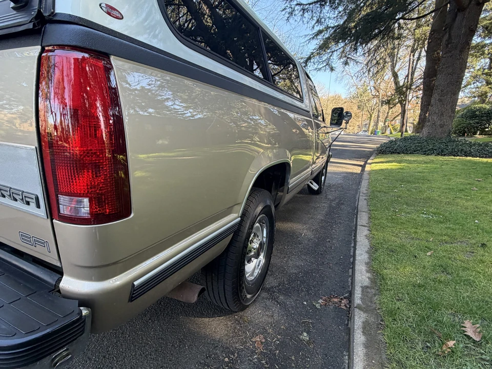 1990 GMC Sierra 1st Gen - Image 28 of 31