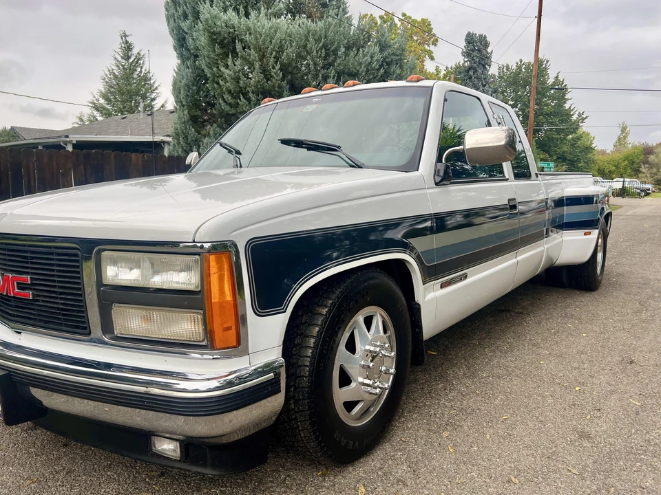1990 GMC Sierra 1st Gen - Image 30 of 31