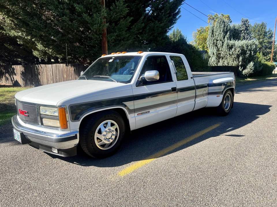 1990 GMC Sierra 1st Gen - Image 2 of 31