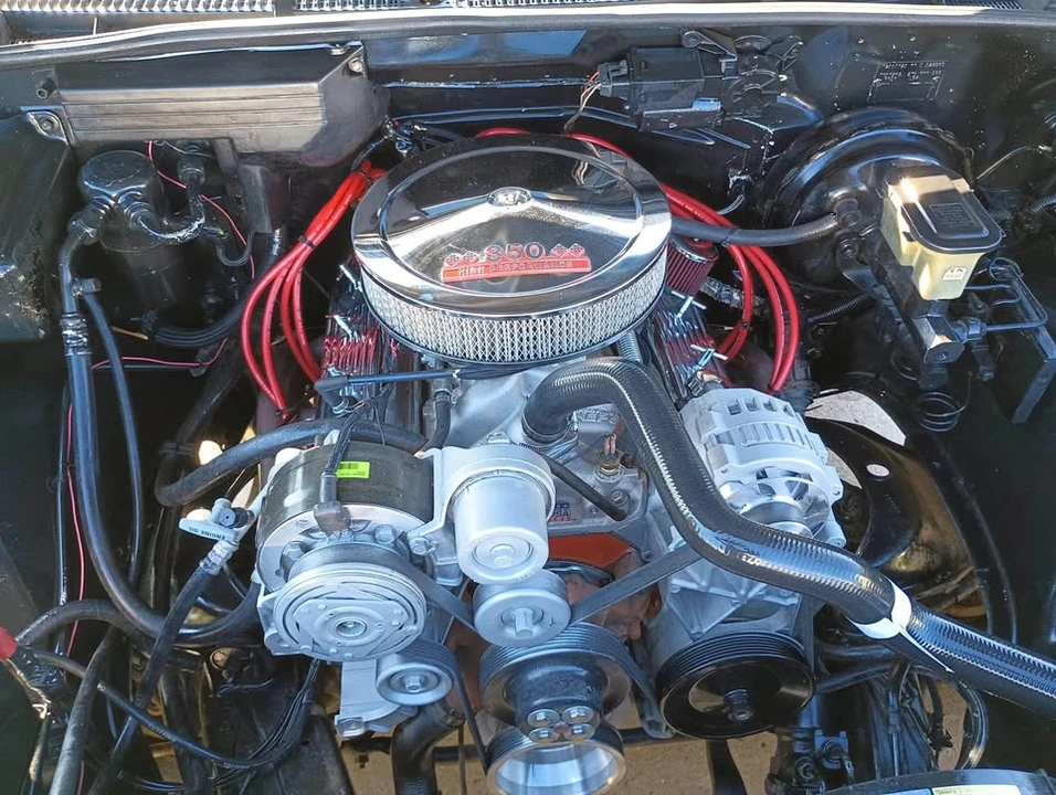 1990 GMC Sierra 1st Gen - Image 2 of 3