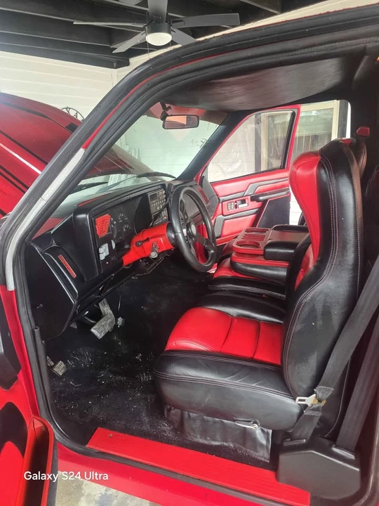 1990 GMC Sierra 1st Gen - Image 4 of 6