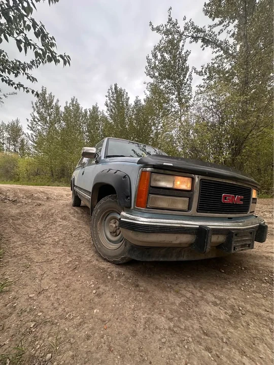 1990 GMC Sierra 1st Gen - Image 2 of 19