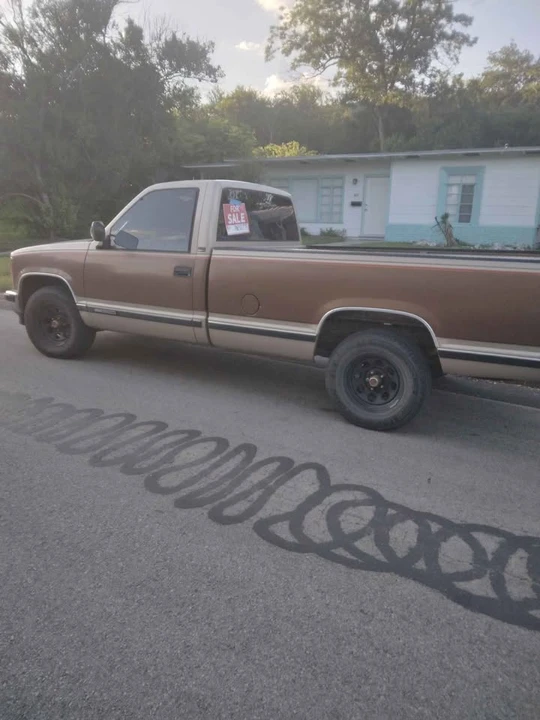 1990 GMC Sierra 1st Gen - Image 3 of 6