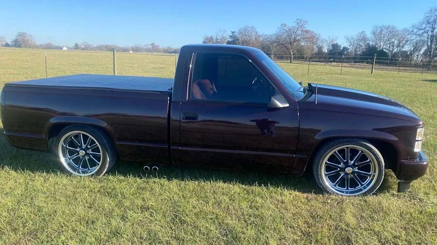 1990 GMC Sierra 1st Gen - Image 2 of 7