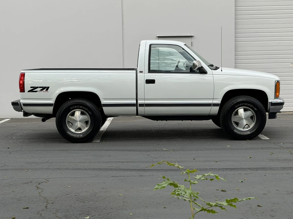 1990 GMC Sierra 1st Gen - Image 12 of 31