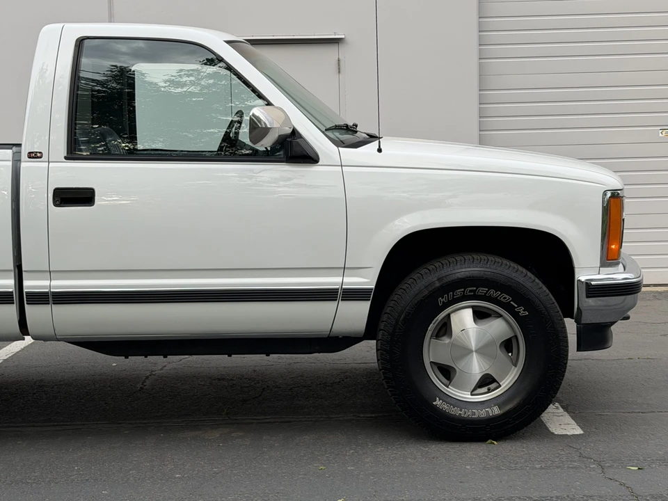 1990 GMC Sierra 1st Gen - Image 16 of 31